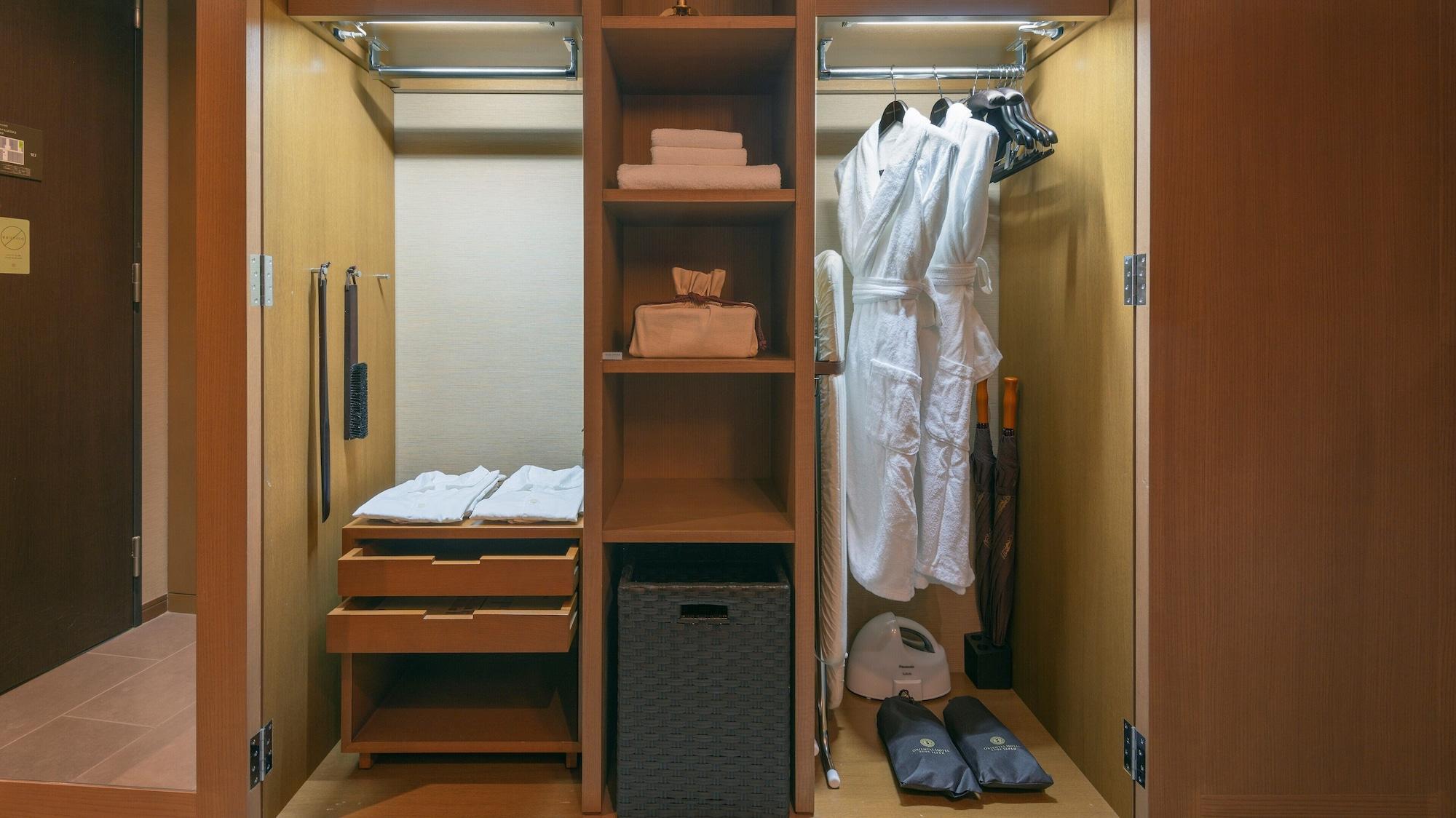 Oriental Hotel Кобе Екстериор снимка A walk-in closet