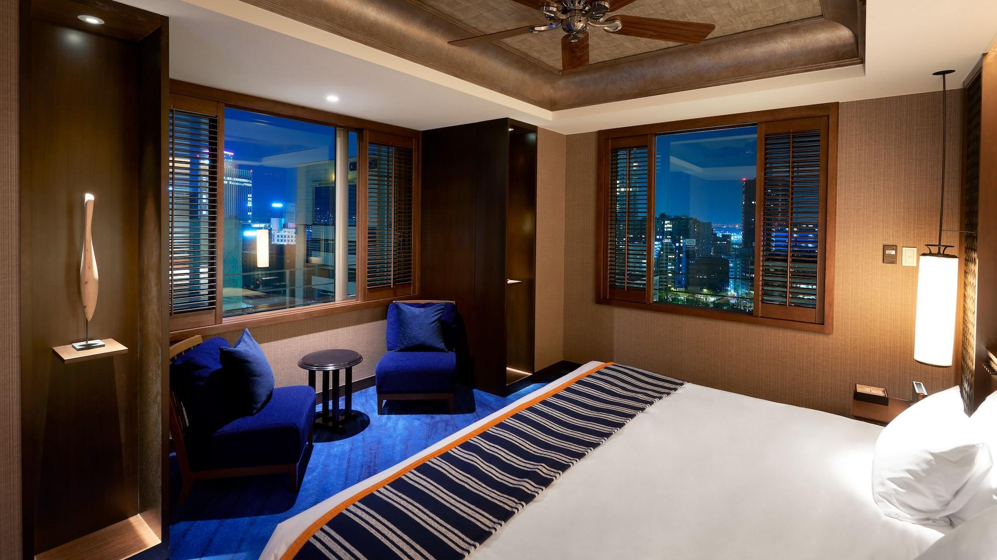 Oriental Hotel Кобе Екстериор снимка A bedroom at the hotel
