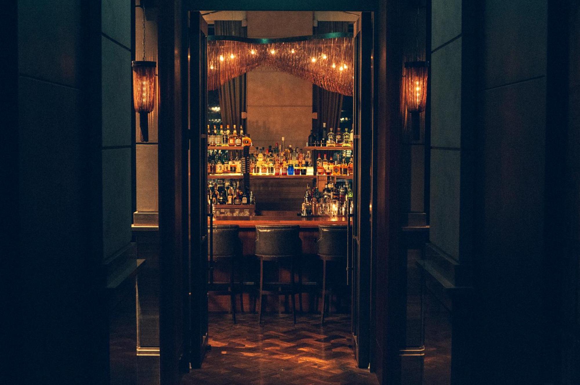 Oriental Hotel Кобе Екстериор снимка The Bar at The Ivy Temple Row