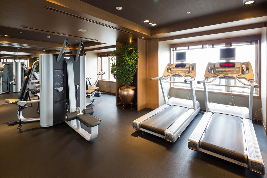 Oriental Hotel Кобе Екстериор снимка The gym at the hotel